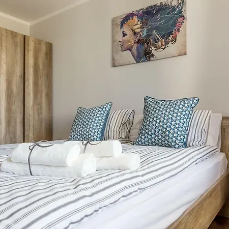 Apartment Lazuryt *